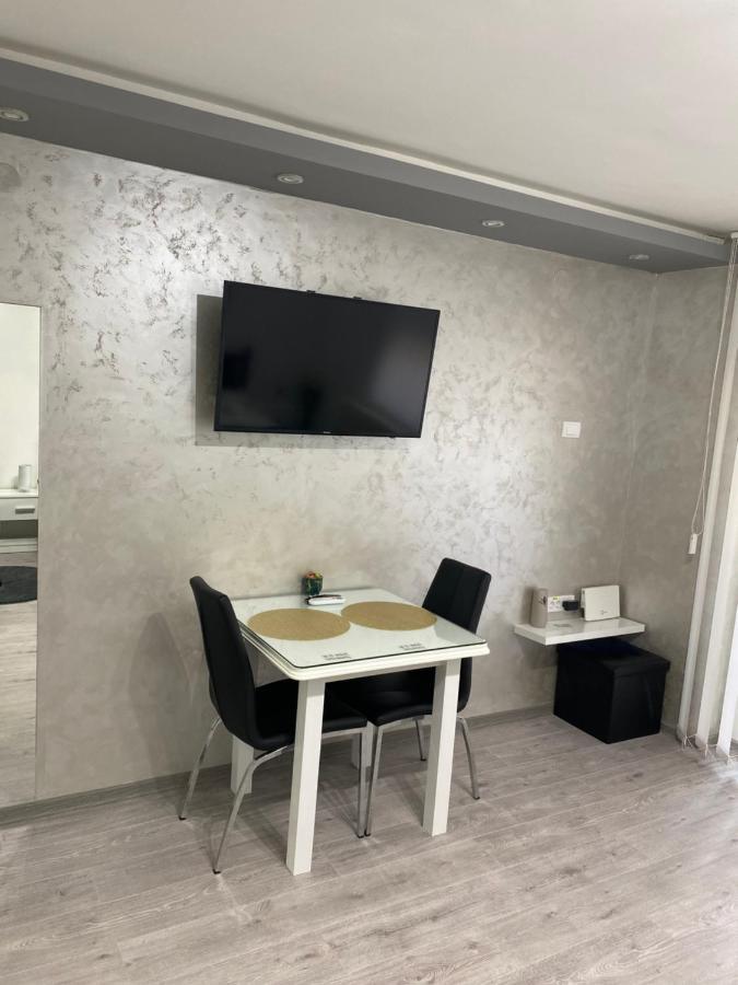 Manirosi 5 Apartment ซูโบติกา ภายนอก รูปภาพ